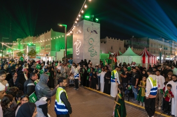 العرضة والأوبريت وفلكلور النهام.. «سوق الحب» يجمع أهالي الدمام في ليلة التأسيس