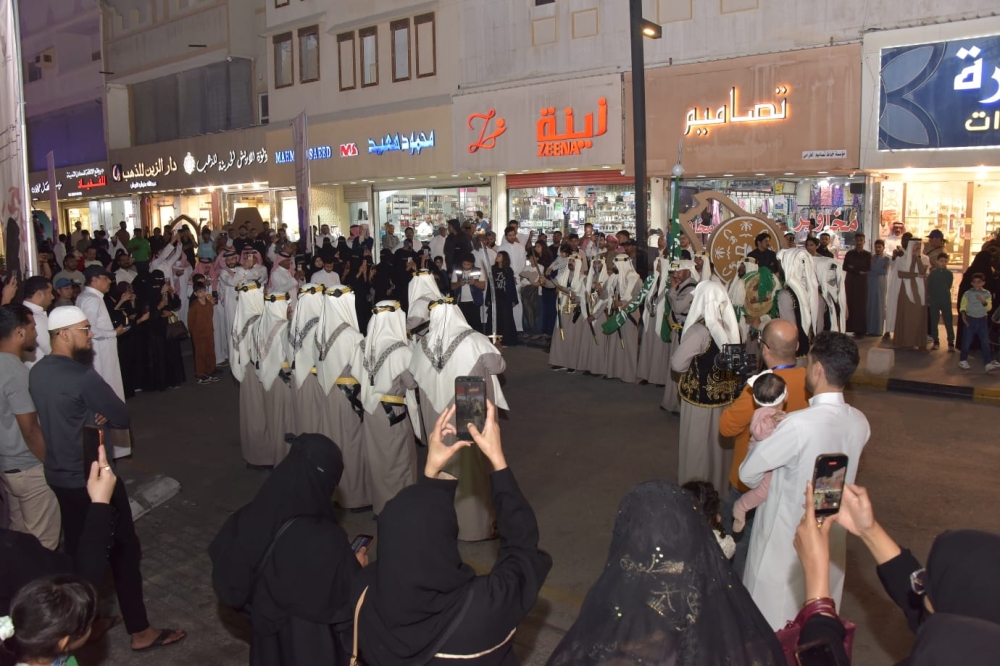 صور.. «العرضة السعودية» تزين انطلاق احتفالات التأسيس في الدمام