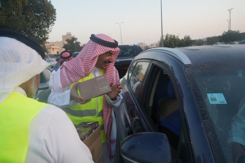احتفاءً بيوم التأسيس.. 2000 وجبة تسد رمق الصائمين وتؤمن طريقهم بالأحساء