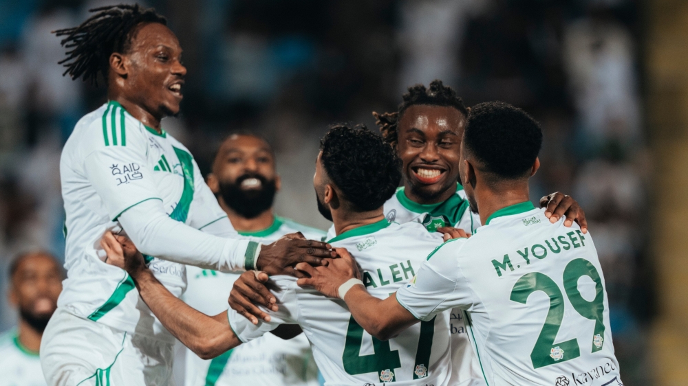 الأهلي يعود للصدارة المؤقتة بنقاط الرياض