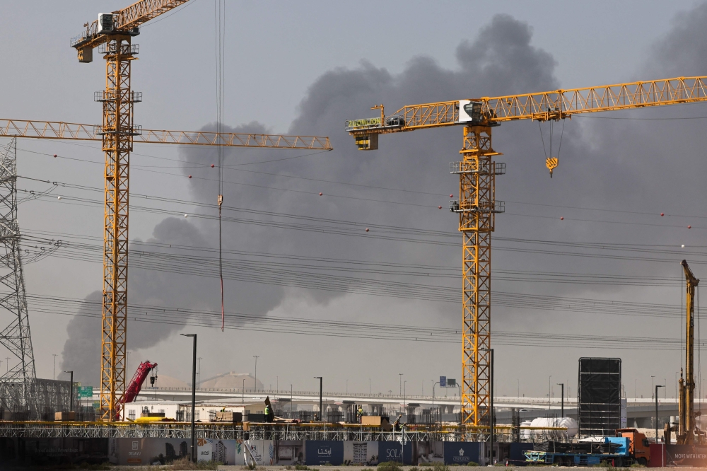 4 قتلى و90 جريجًا في الإمارات والكويت
