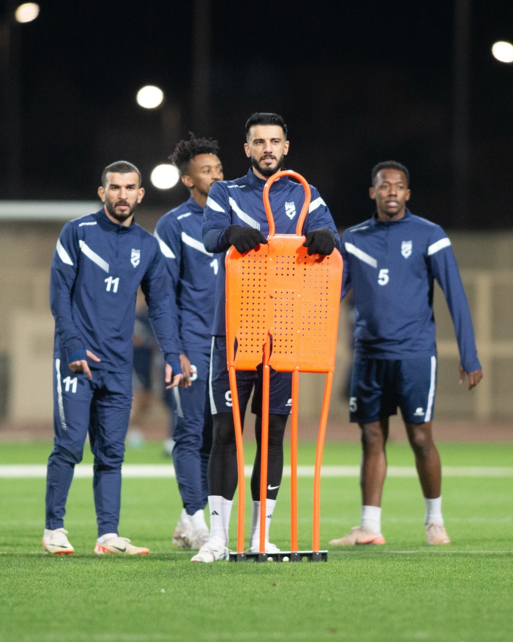الجمعة.. الخليج يستضيف الحزم لاستعادة التوازن