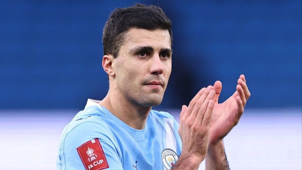 عقوبة مالية ضد رودري لاعب مانشستر سيتي.. ما السبب؟