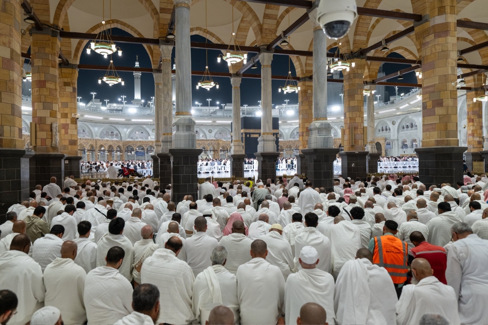 بالعشر الأواخر.. أهم الخدمات المقدمة لراحة المعتكفين في الحرمين