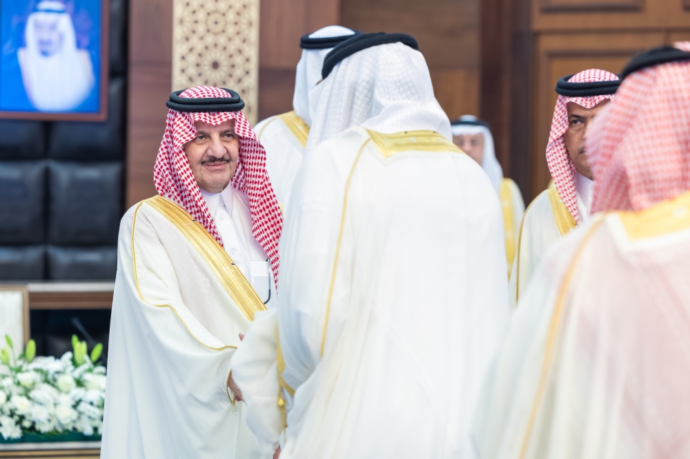 أمير الشرقية يستقبل أهالي المنطقة المهنئين بعيد الفطر المبارك - اليوم