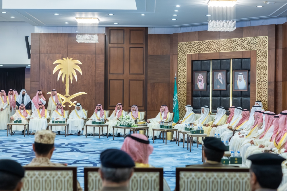 أمير الشرقية يستقبل أهالي المنطقة المهنئين بعيد الفطر المبارك