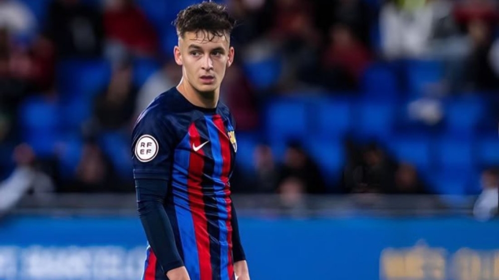 موهبة برشلونة محط أنظار أندية دوري روشن 
