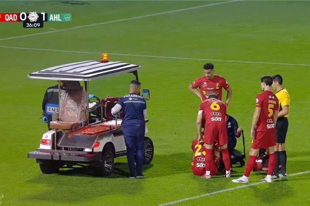 عاجل .. جراحة ناجحة للاعب القادسية 