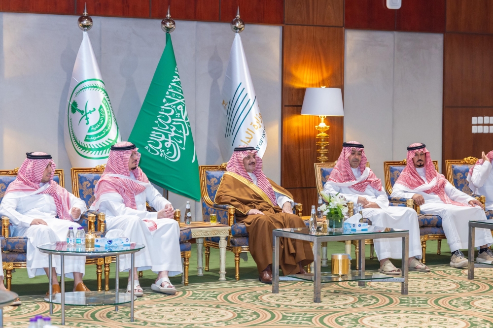 أمير الشرقية يقدم العزاء لعائلة السهلي - اليوم 
