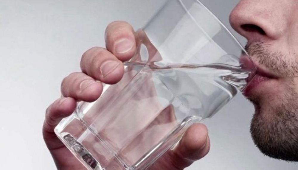 استشاري لـ”اليوم“: على طلاب المدارس تناول الماء لتفادي الجفاف