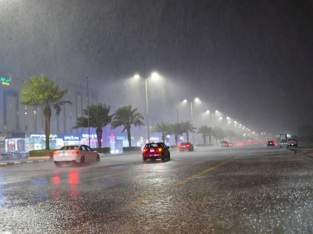 أمطار على مدن ومحافظات المنطقة الشرقية - اليوم