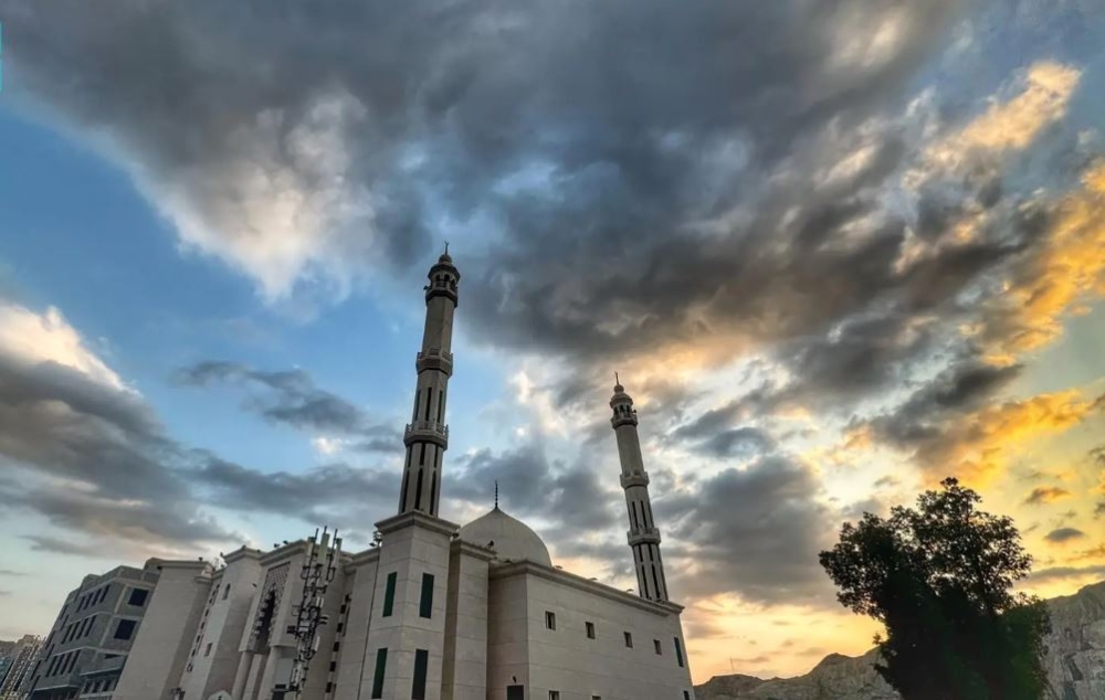 الغيوم تكسو سماء مكة المكرمة.. أجواء مبهجة ولوحة طبيعية جاذبة للأنظار