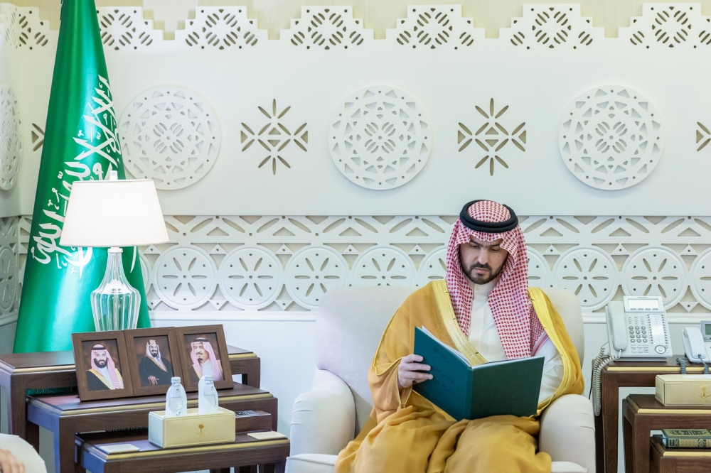 نائب أمير الشرقية يطّلع على أبرز جهود وإنجازات المجمع الطبي العسكري بالظهران