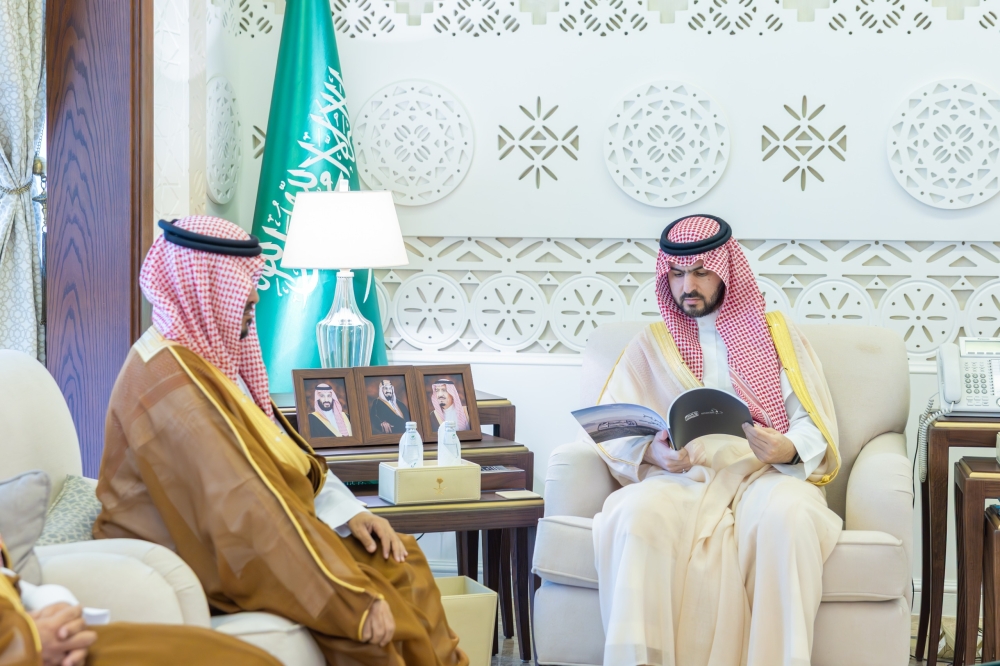 نائب أمير الشرقية يستقبل رئيس وأعضاء مجلس إدارة جمعية الصمان البيئية