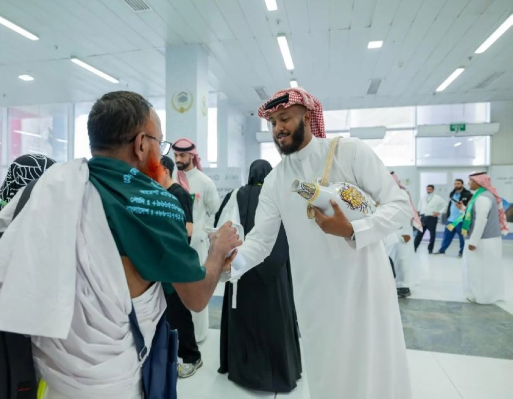 وزير النقل يستقبل أولى رحلات الحجاج عبر مبادرة 
