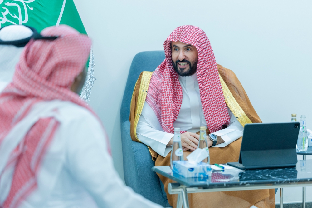 وزير العدل يتفقد محاكم جدة ويلتقي بالمستفيدين - اليوم 