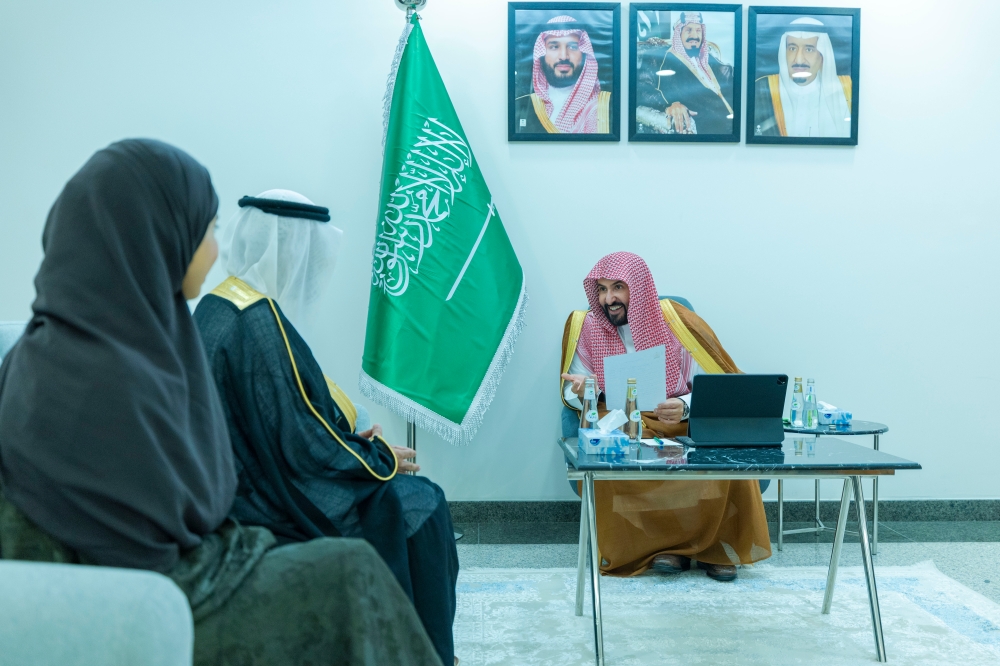 وزير العدل يتفقد محاكم جدة ويلتقي بالمستفيدين - اليوم 