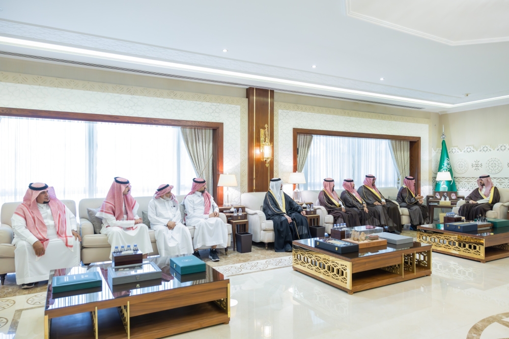 نائب أمير الشرقية يستقبل مدير عام فرع وزارة البيئة والمياه والزراعة بالمنطقة