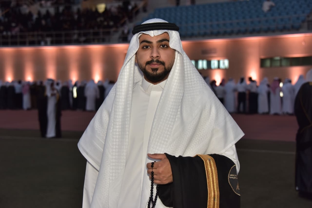خريجو جامعة الإمام عبدالرحمن بن فيصل يحتفون بإنجازهم في حفلهم الـ47 - اليوم 