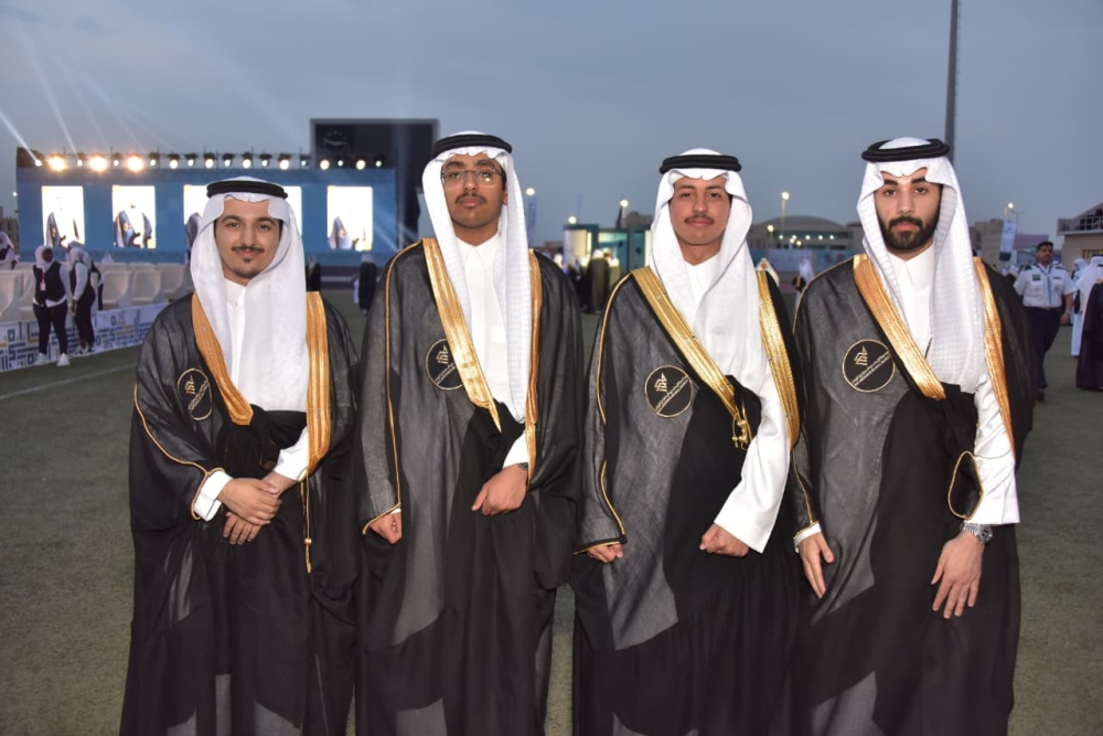 خريجو جامعة الإمام عبدالرحمن بن فيصل يحتفون بإنجازهم في حفلهم الـ47 - اليوم 