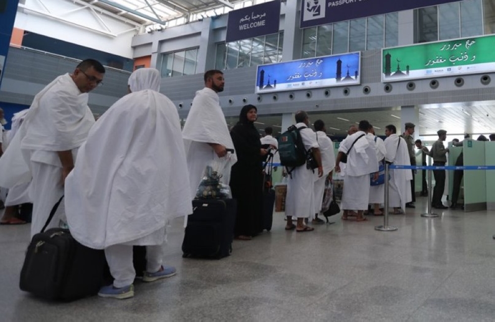 منذ لحظة الوصول.. منظومة صحية متكاملة لخدمة الحجاج في مطار جدة - اليوم 