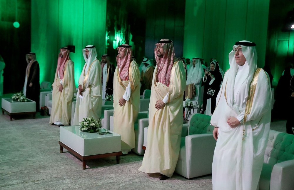 بن جلوي يكرم رؤوساء الاتحاد السعودي للسباحة السابقين 