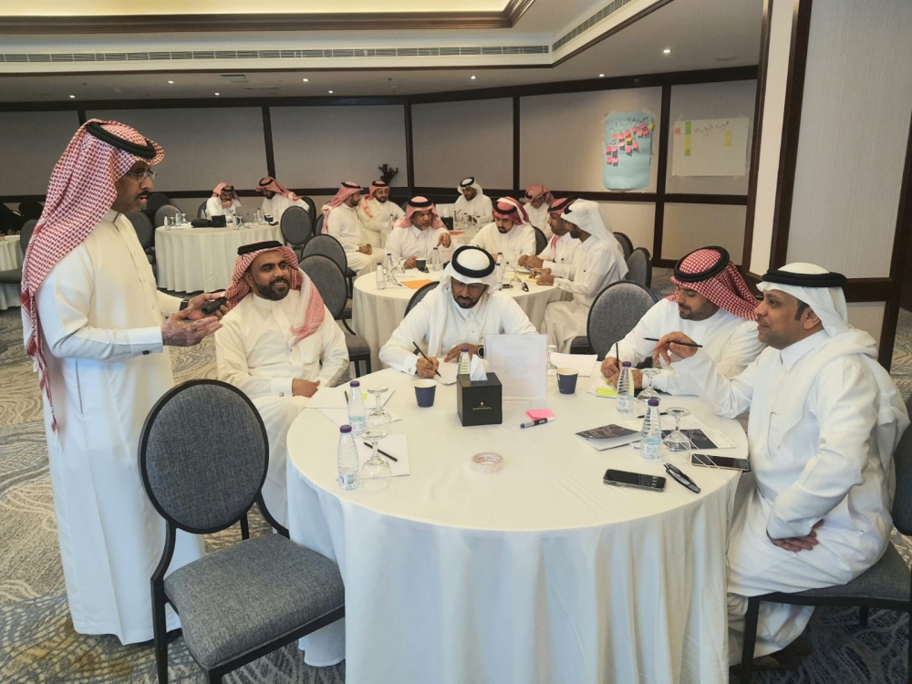 برنامج دولي لتطوير كفاءة 1541 قائداً مدرسياً في الأحساء
