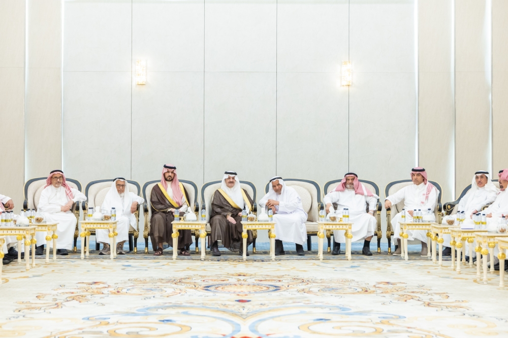 أمير المنطقة الشرقية ونائبه يقدمان التعازي لأسرة المجدوعي 