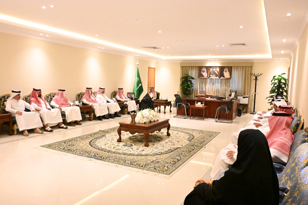 محافظ الجبيل يلتقي أعضاء مجلس أعمال المحافظة في دورته الجديدة - اليوم