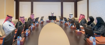 الأمير سعود بن طلال يستقبل فريق 