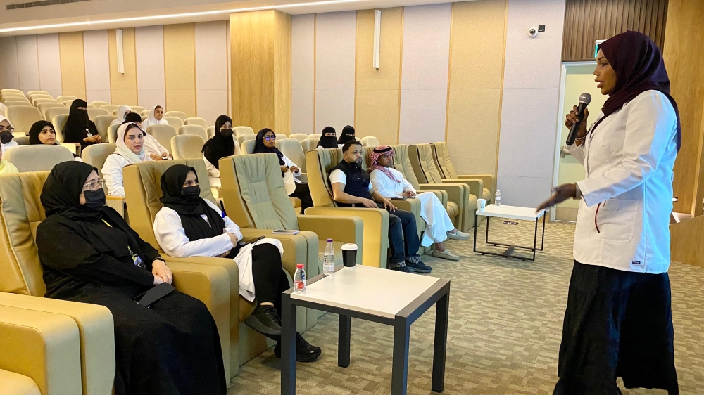 تزامنًا مع يومهن العالمي.. تأهيل القابلات للعمل في المراكز الصحية بجدة - اليوم