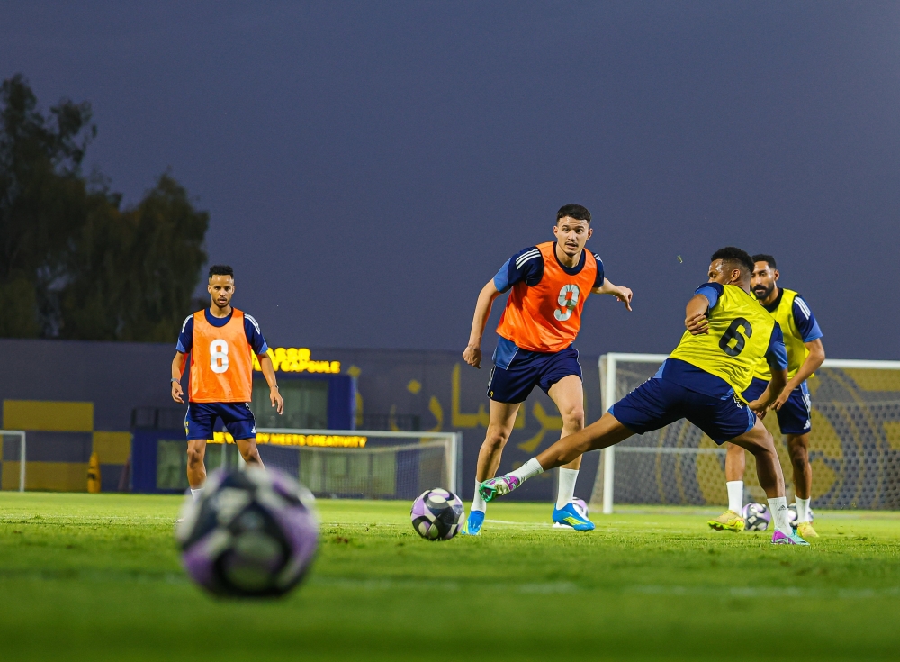 7 لاعبين من النصر مهددين بالغياب أمام الهلال في روشن 