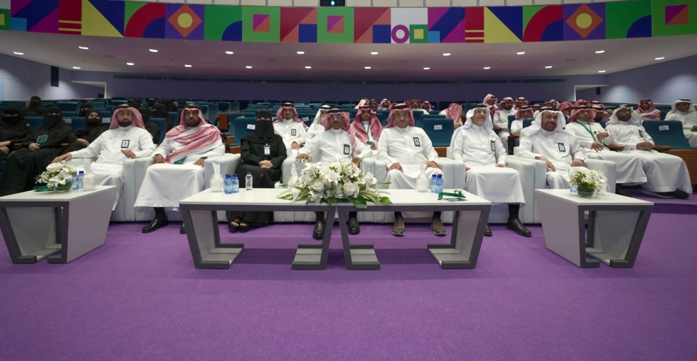 اللقاء الأول لتوحيد الجهود بين رؤساء المراكز الإدارية ومديري المدارس في الهجر