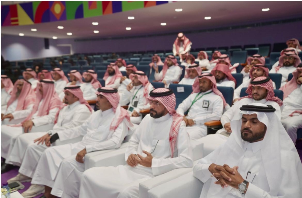 اللقاء الأول لتوحيد الجهود بين رؤساء المراكز الإدارية ومديري المدارس في الهجر