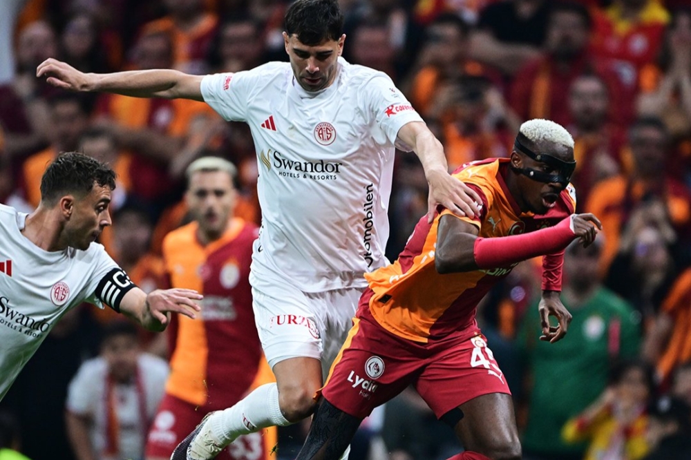 غلطة سراي يحسم لقب الدوري التركي للموسم الرابع تواليا