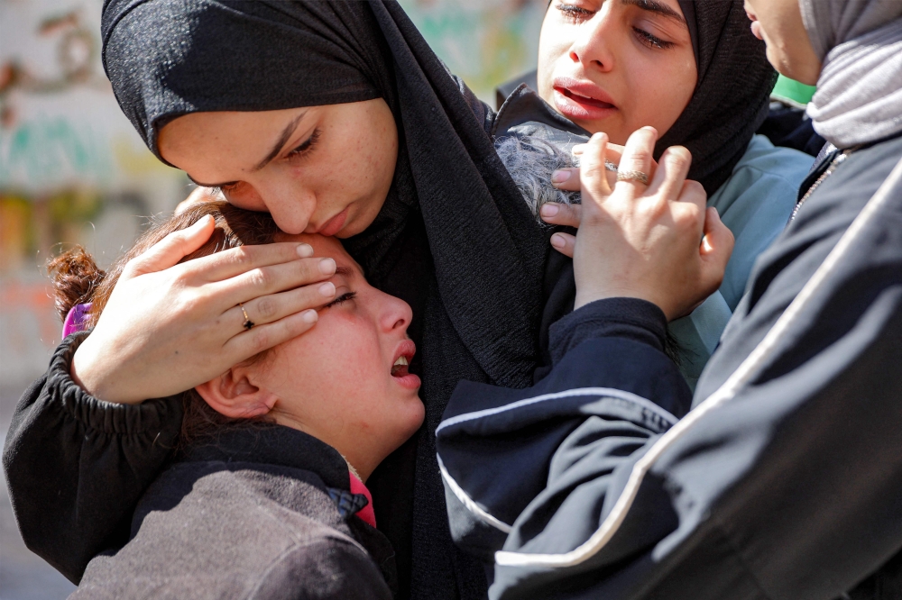 تطورات العدوان.. استشهاد فلسطينيين في قصف الاحتلال الإسرائيلي جنوب غزة 