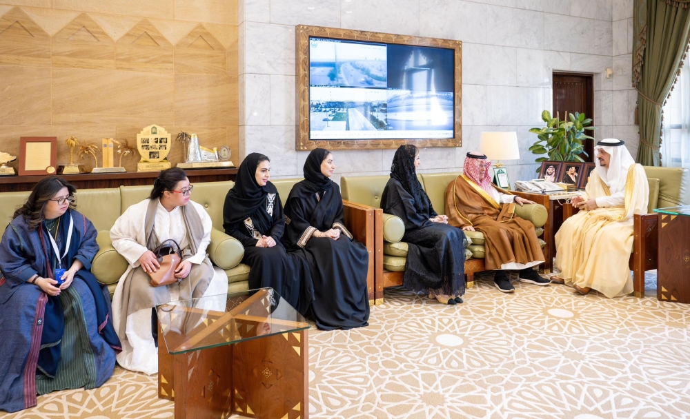أمير الرياض يدشّن منصّة
