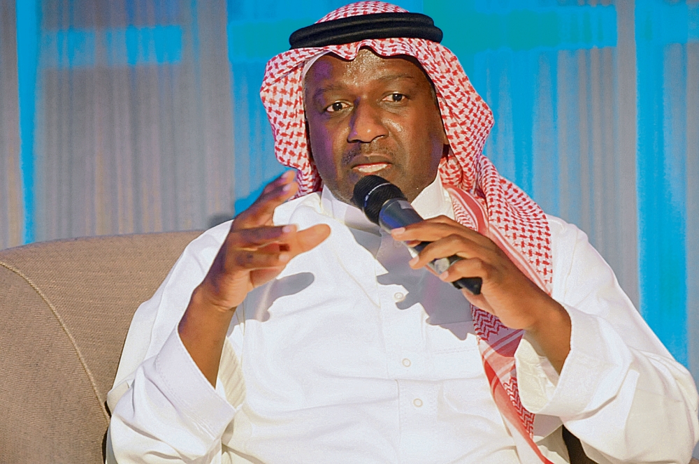 ماجد عبدالله يشعل ديربي النصر والهلال برسالة نارية: “اللي يبي الدوري يفوز وبس”