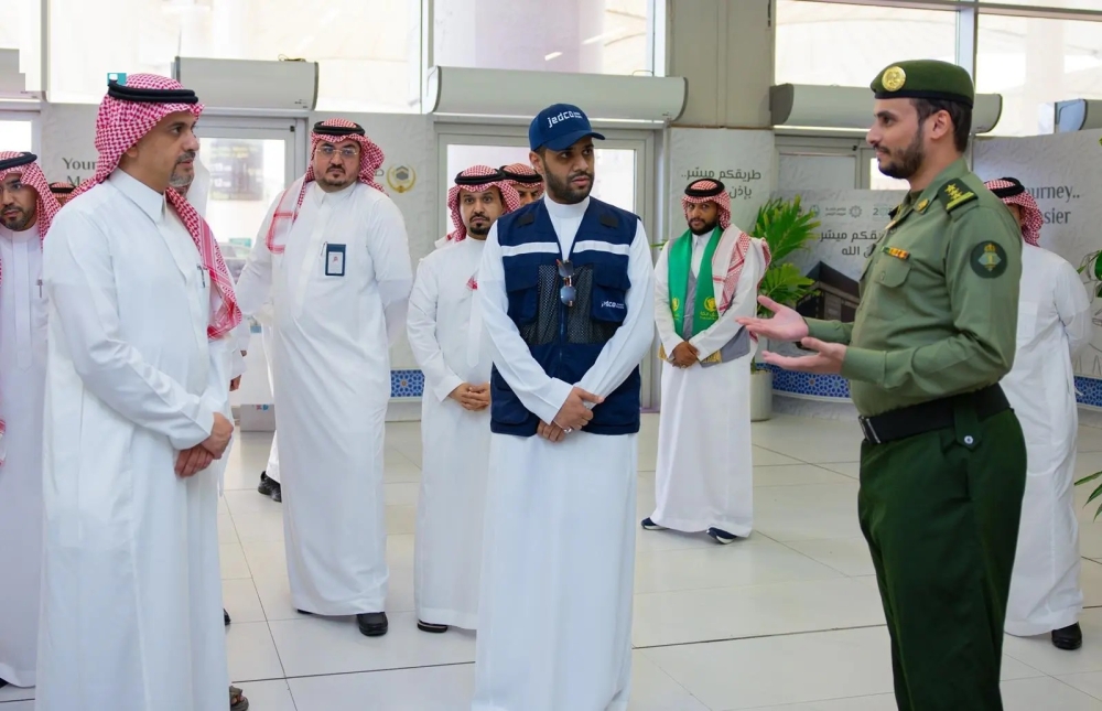 محافظ الاتصالات يتأكد من استعدادات البنية التحتية الرقمية لخدمة الحجاج