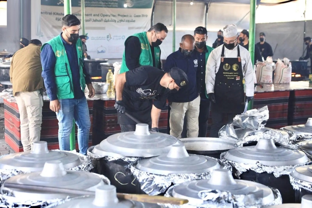 وفد أوتشا يزور المطبخ المركزي التابع لمركز الملك سلمان للإغاثة - واس