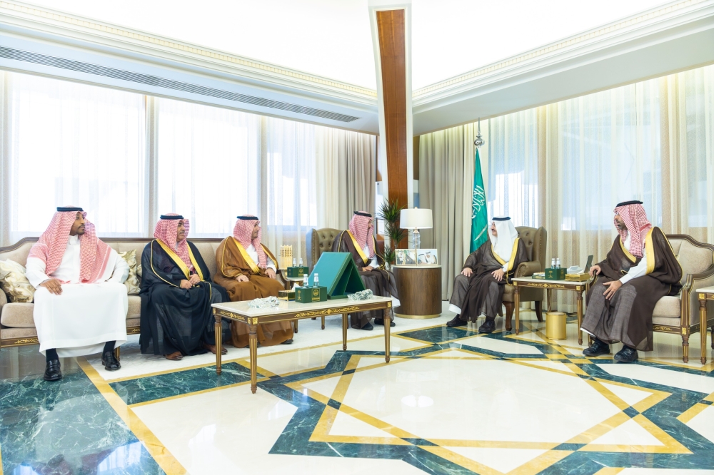 أمير الشرقية يستقبل مجلس إدارة نادي النهضة بمناسبة صعود فريق السيدات للدوري الممتاز
