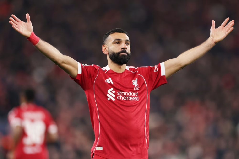 محمد صلاح يحدد موعد حسم موقفه من عروض دوري روشن
