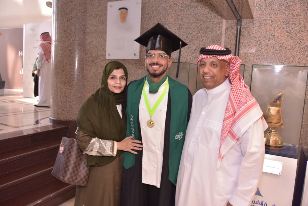 حفل تخريج 94 طالبًا وطالبة من الأكاديمية السعودية لفنون الطهي «زادك» - اليوم 