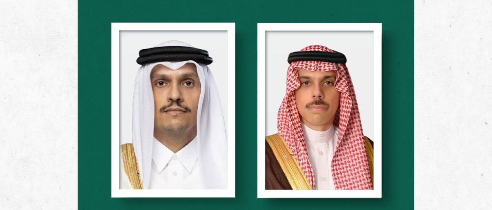 وزير الخارجية يبحث المستجدات في المنطقة مع نظيره القطري