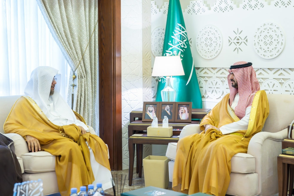 نائب أمير الشرقية يطّلع على جهود وبرامج جمعية أفلاذ لتنمية الطفل 