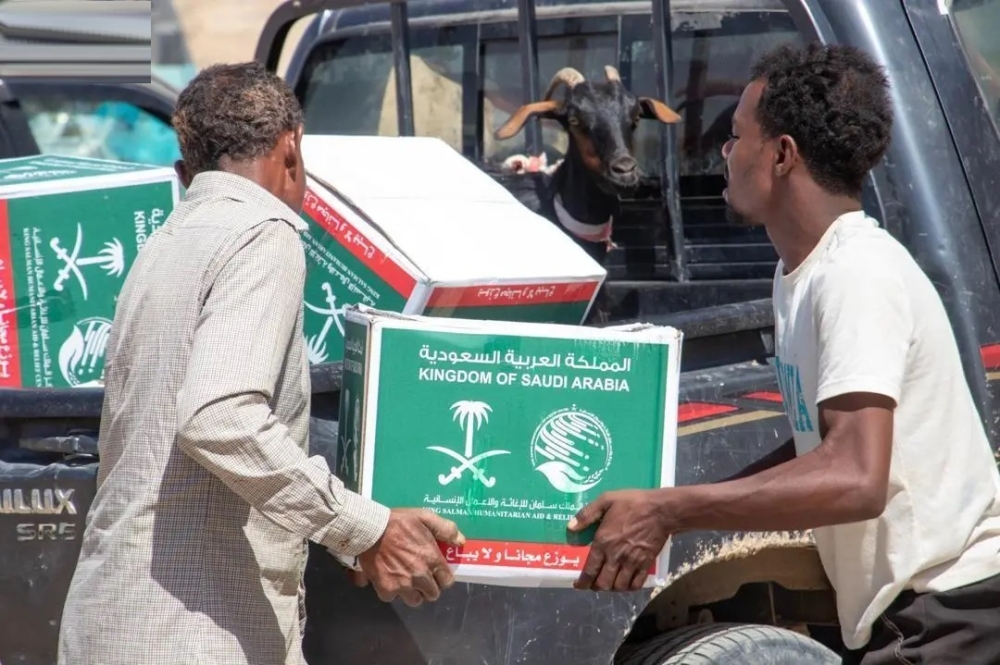 الملك سلمان للإغاثة يوزع 1.230 سلة غذائية في مديرية الوادي بمأرب