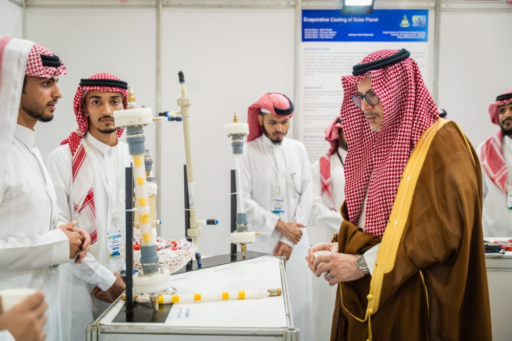72 مشروعًا بحثيًا في افتتاح المعرض الهندسي لطلبة جامعة الملك عبدالعزيز برابغ