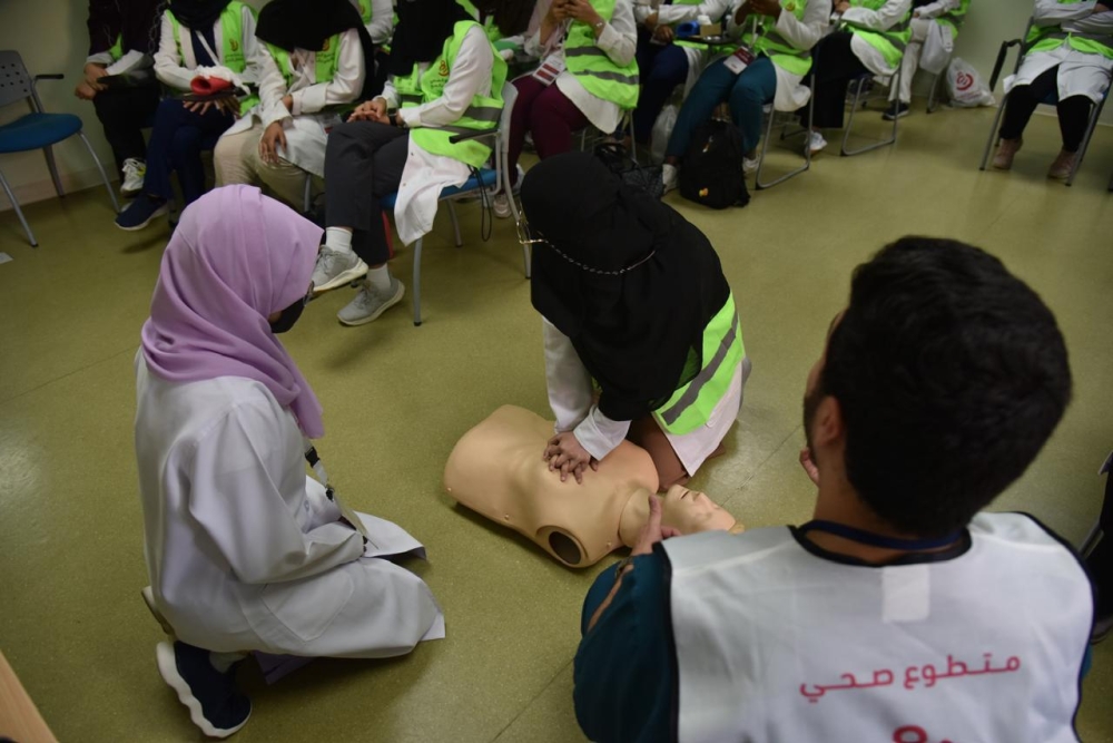 البرنامج الصحي التطوعي بالحج يستقطب 710 طالبًا في نسخته الـ 18 - اليوم