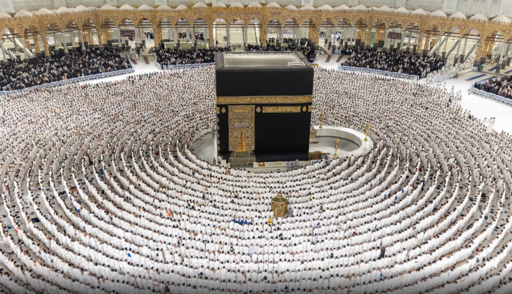 الحج والعمرة: خدمة حاج بلا حقيبة شحن الأمتعة من بلد الحاج إلى مقر سكنه
