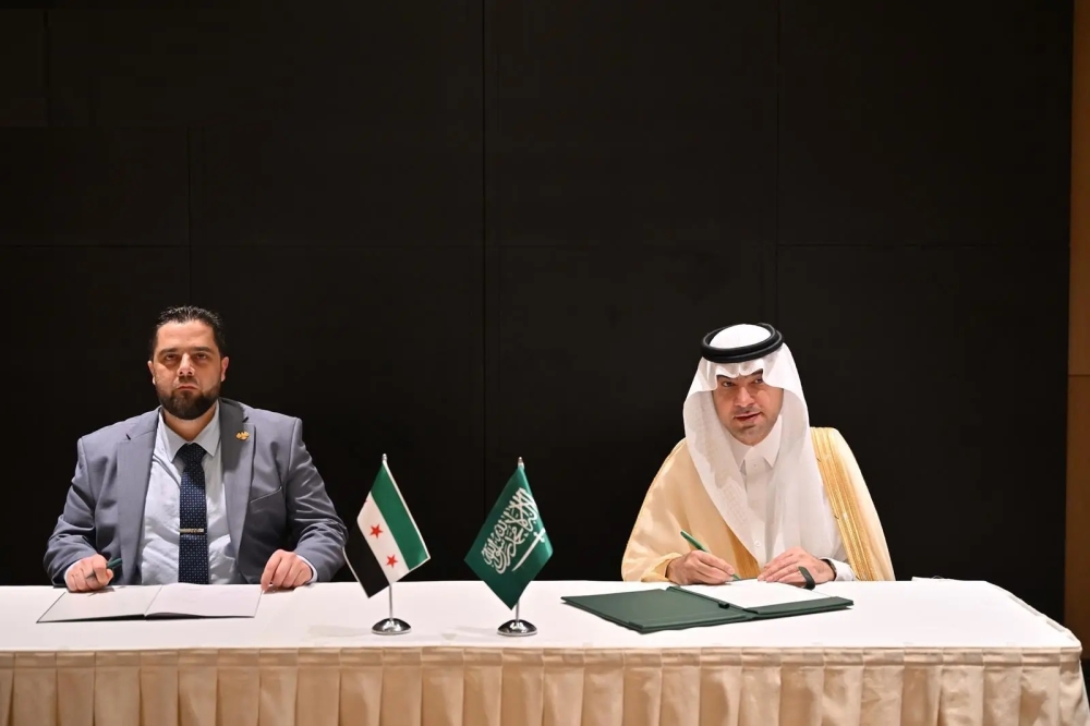 باكو.. الحقيل يبحث سبل تعزيز التعاون المشترك مع وزير الإسكان السوري 